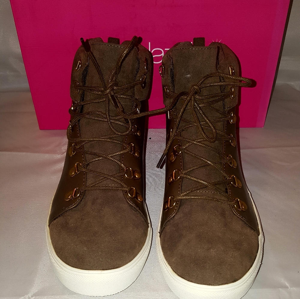 Shoedazzle New Olive Sneaker
